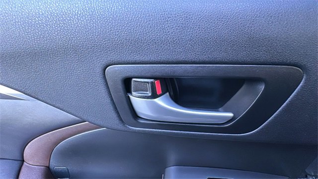Used 2017 Toyota Highlander Limited image 35