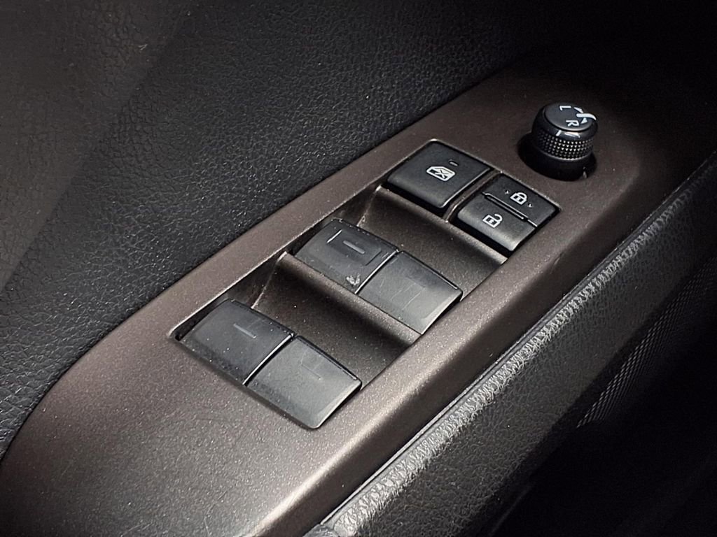 Used 2023 Toyota Camry SE image 19