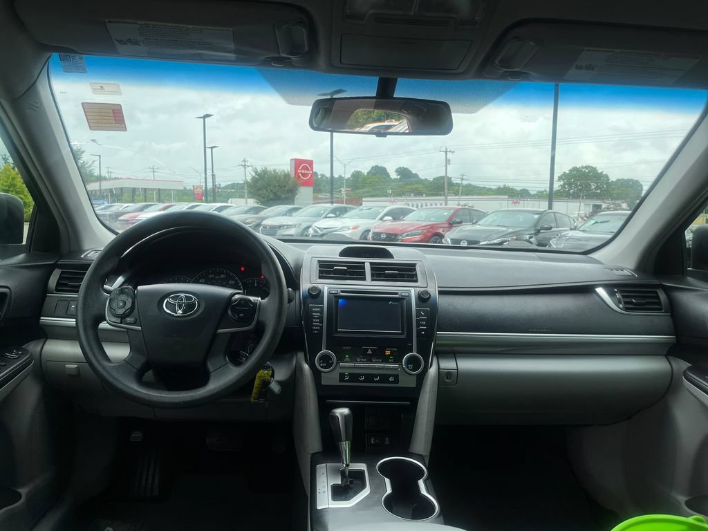 Used 2012 Toyota Camry LE FWD image 21