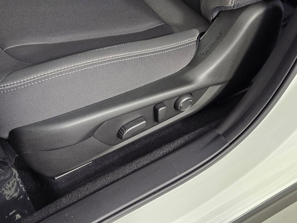 Used 2025 Subaru Crosstrek 2.0i Premium image 23