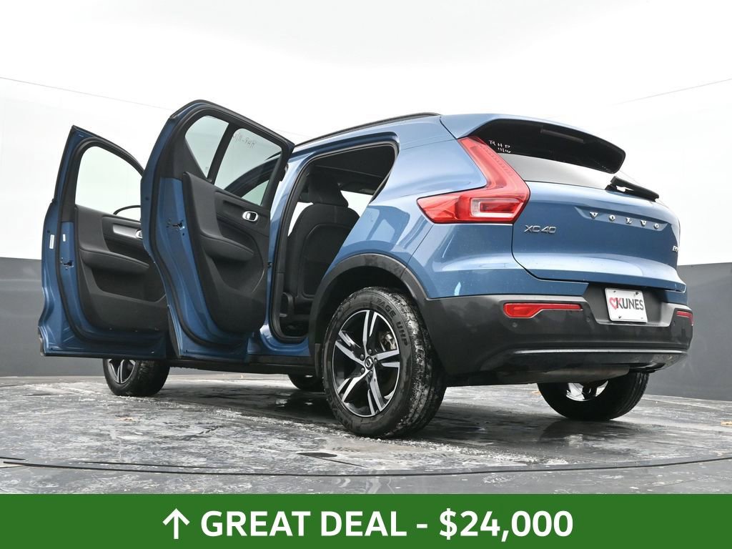 Used 2024 Volvo XC40 B5 Core image 70