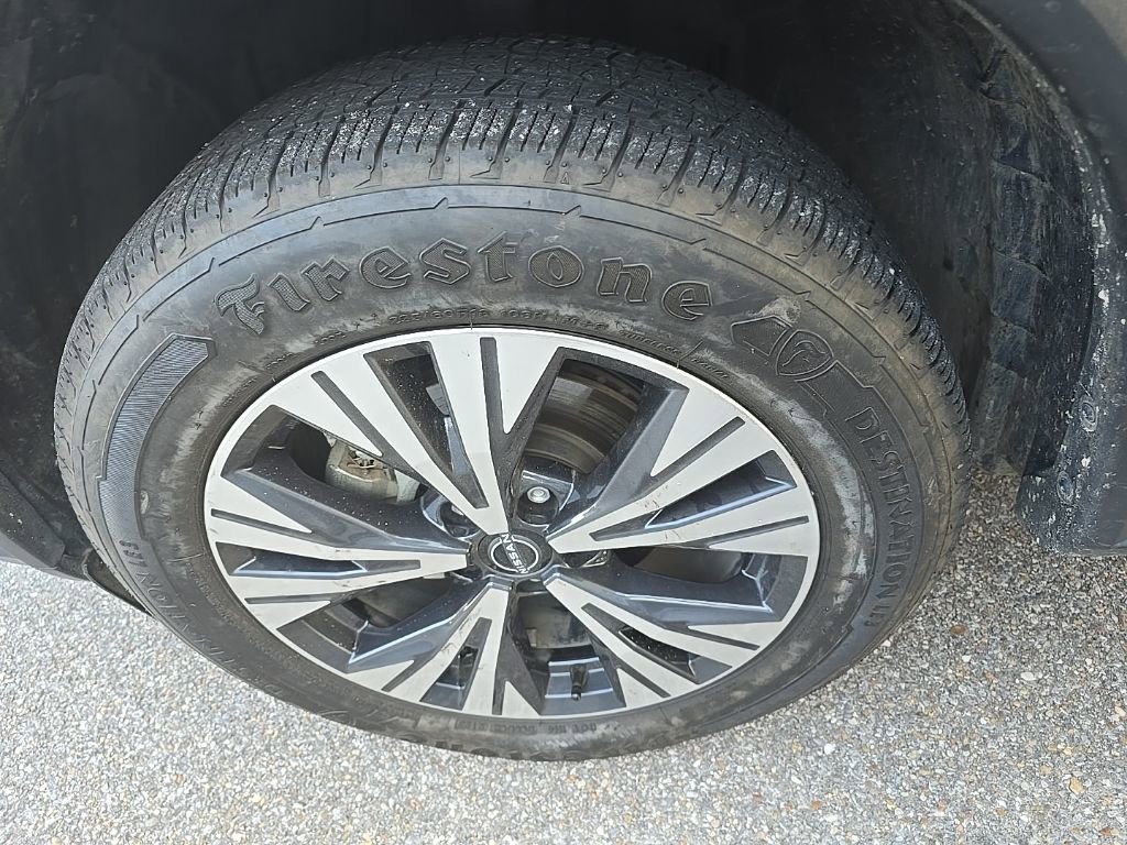 Used 2023 Nissan Rogue SV image 11