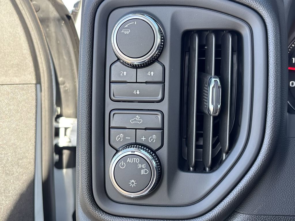 New 2025 GMC Sierra 2500 Pro image 18