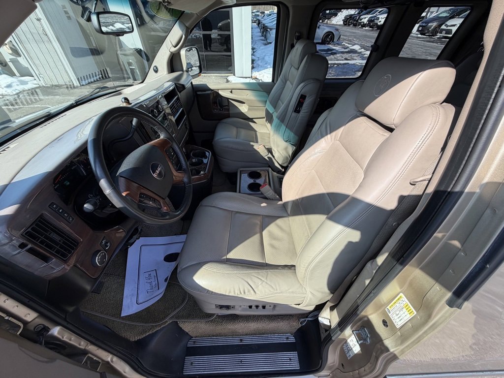 Used 2008 GMC Savana 2500 Extended Passenger w/ Preferred Equipment Group image 48