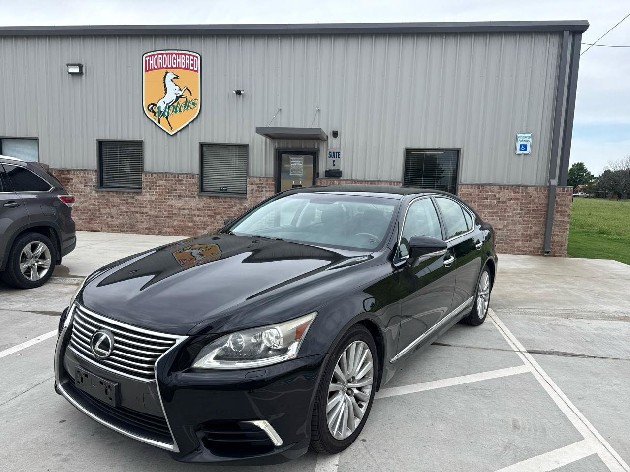Used 2013 Lexus LS 460 AWD w/ Comfort Pkg image 3