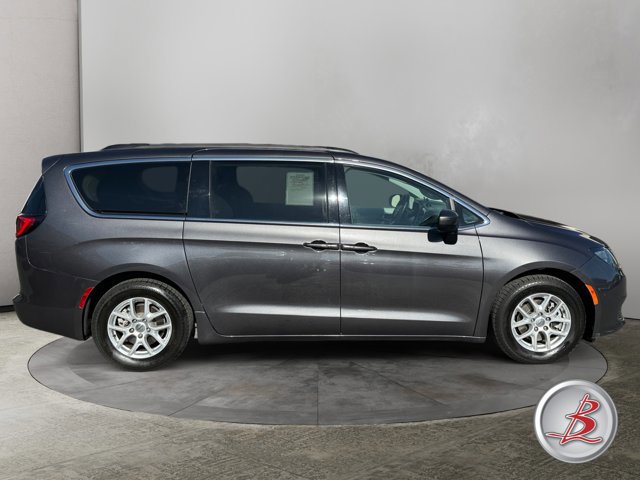 Used 2021 Chrysler Voyager Lxi FWD image 8