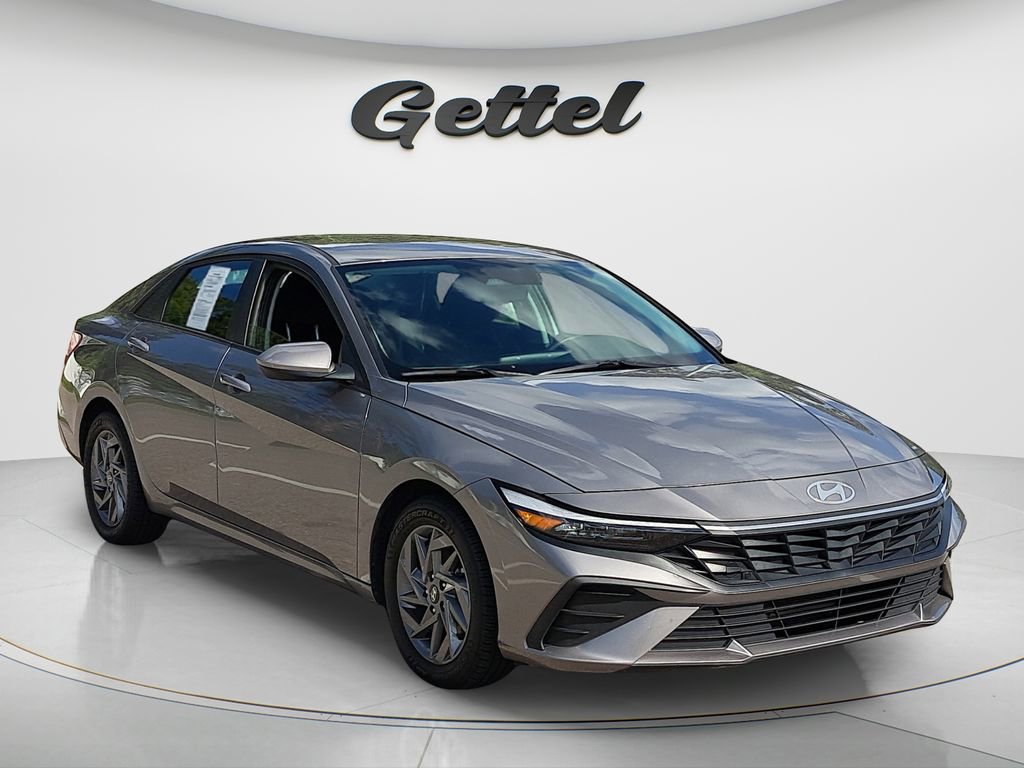 Used 2024 Hyundai Elantra SEL FWD image 16