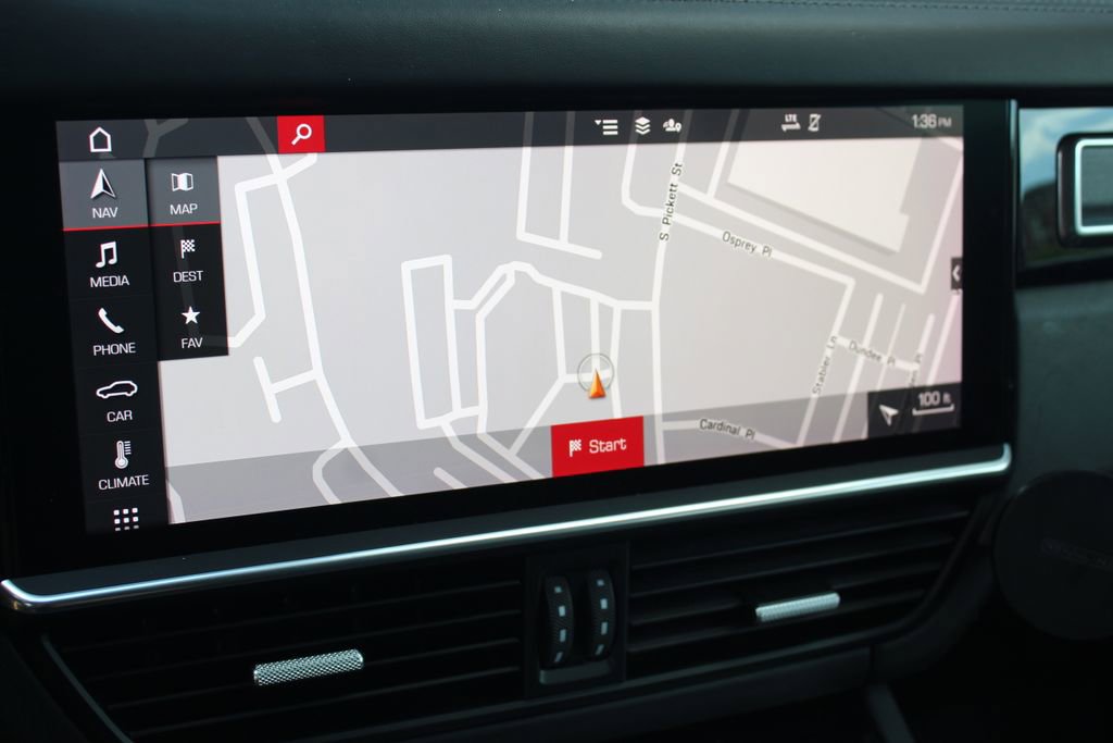 Used 2021 Porsche Cayenne GTS AWD/4WD image 19