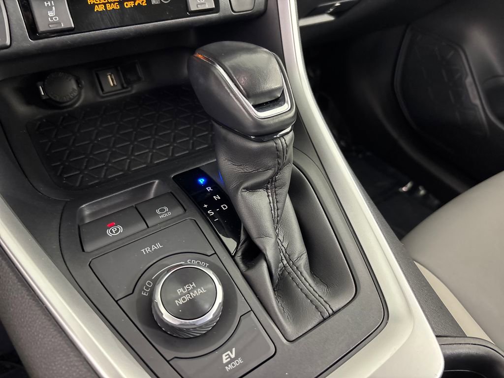 Certified 2022 Toyota RAV4 XLE Premium AWD/4WD image 21