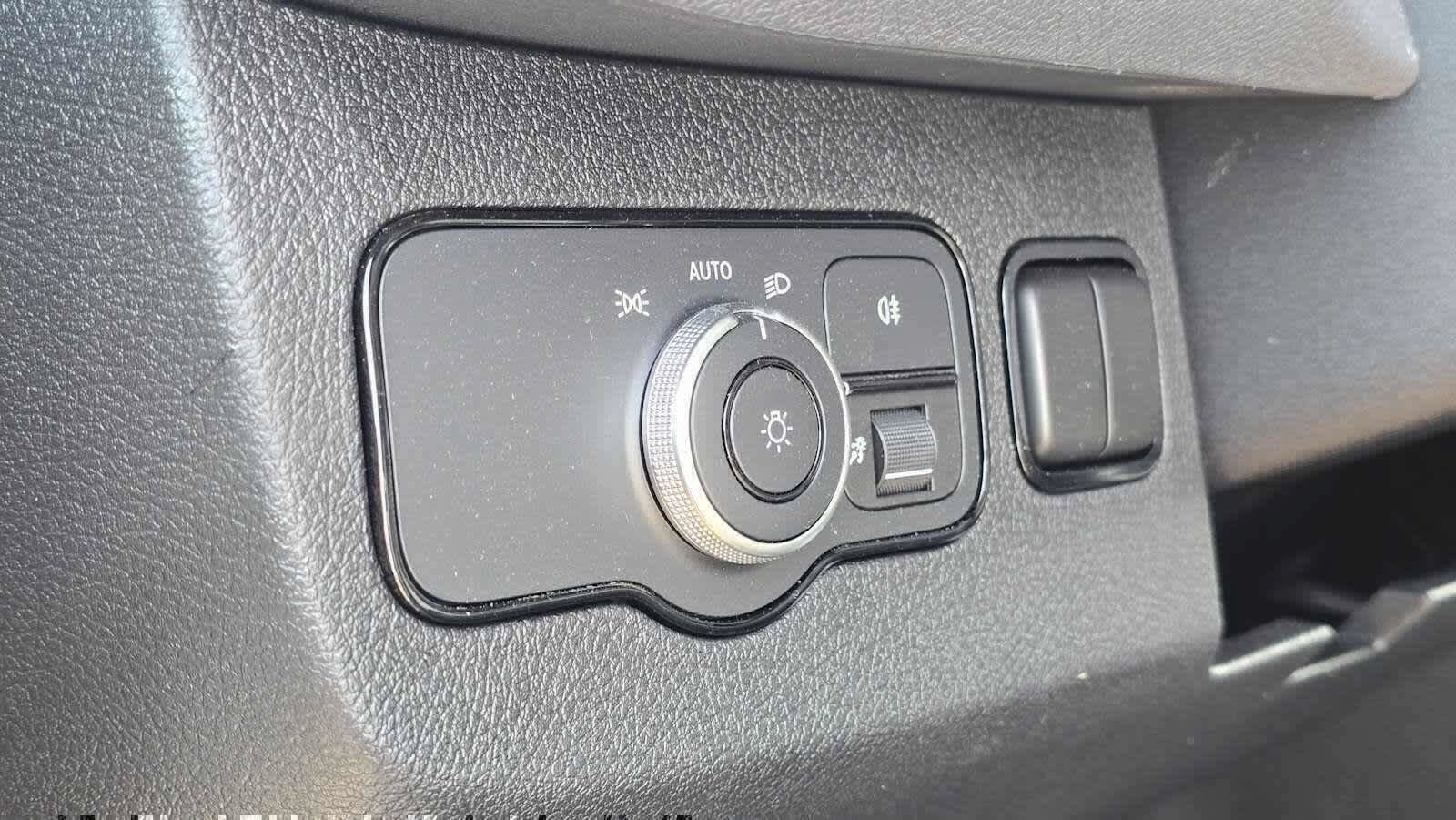 Used 2025 Mercedes-Benz Sprinter 2500 image 25