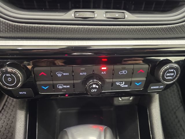 Used 2025 Jeep Compass Trailhawk AWD/4WD image 23