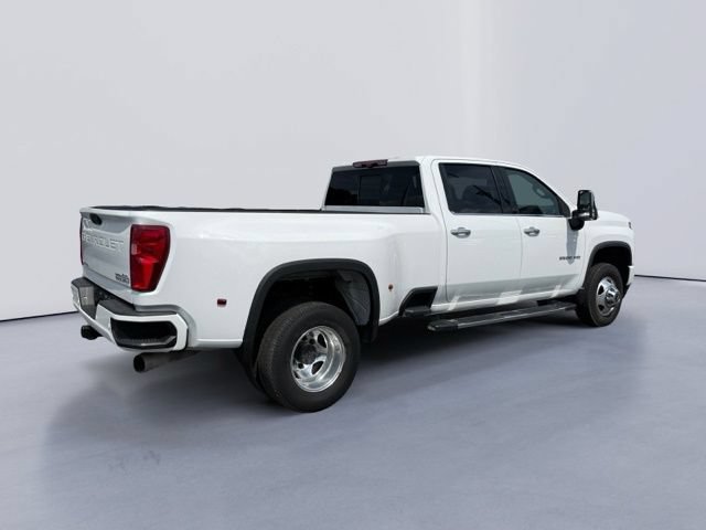 Used 2022 Chevrolet Silverado 3500 High Country AWD/4WD image 3