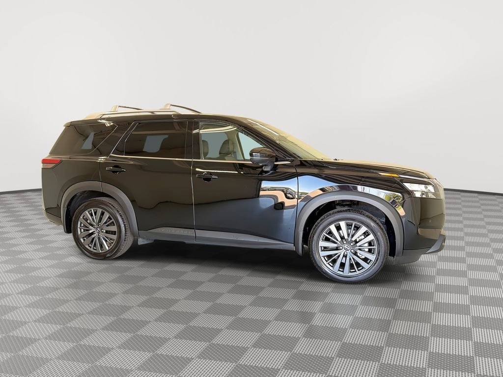 Certified 2025 Nissan Pathfinder SL w/ SL Premium Package FWD image 13