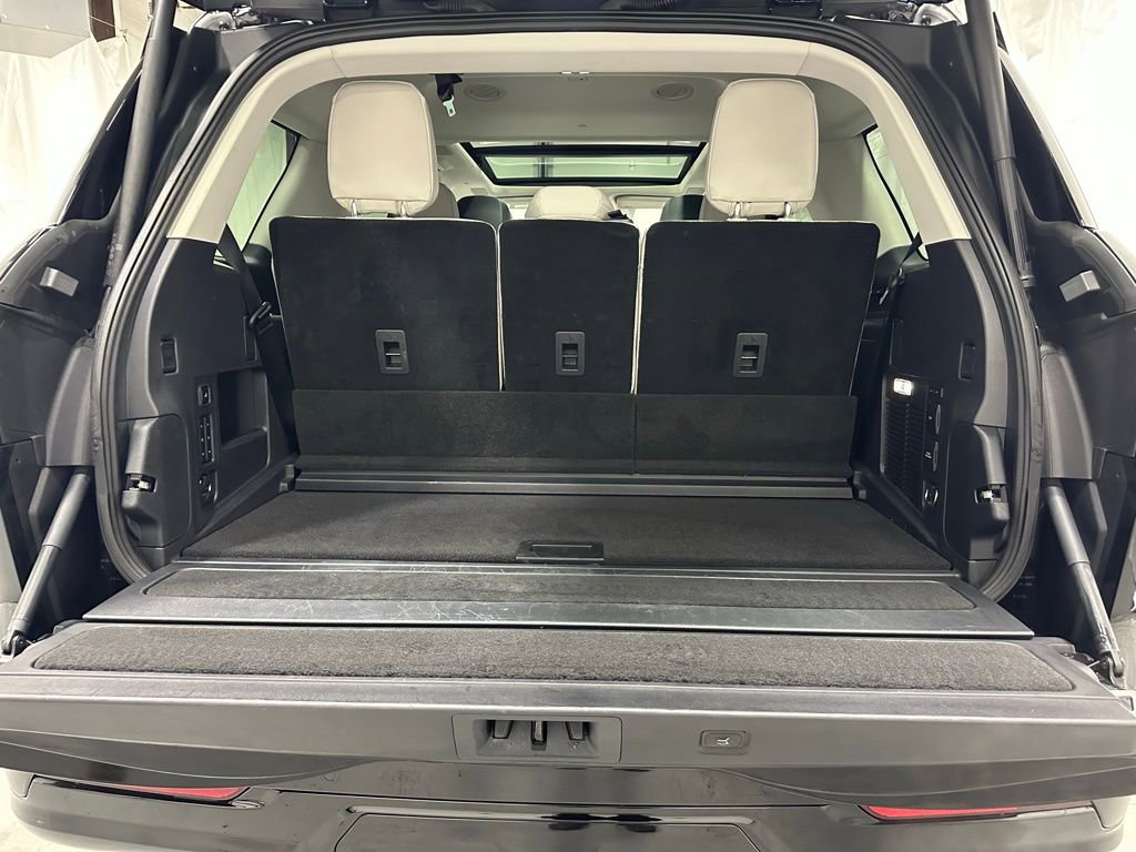 Used 2025 Lincoln Navigator Reserve image 51