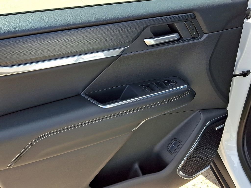 Used 2025 GMC Acadia Elevation image 12