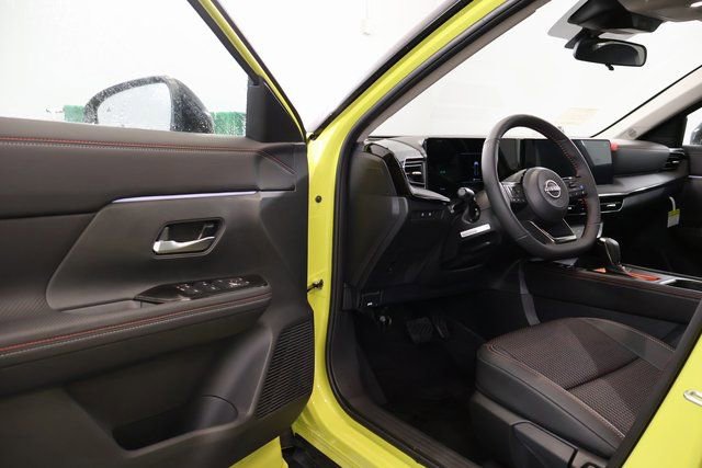 New 2026 Nissan Kicks SR w/ SR Premium Package image 8