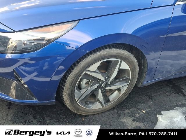 Used 2023 Hyundai Elantra Limited image 9