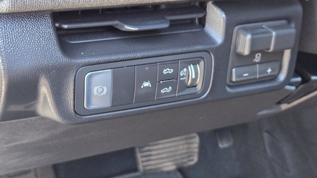Used 2026 GMC Sierra EV Elevation AWD/4WD image 17