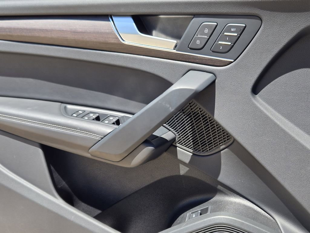 Certified 2023 Audi Q5 2.0T Premium Plus w/ Premium Plus Package image 30