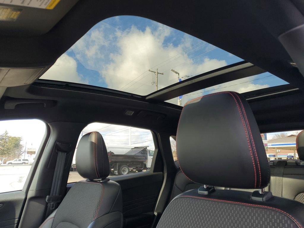 Certified 2024 Ford Escape ST-Line Select w/ Tech Pack #2 image 10