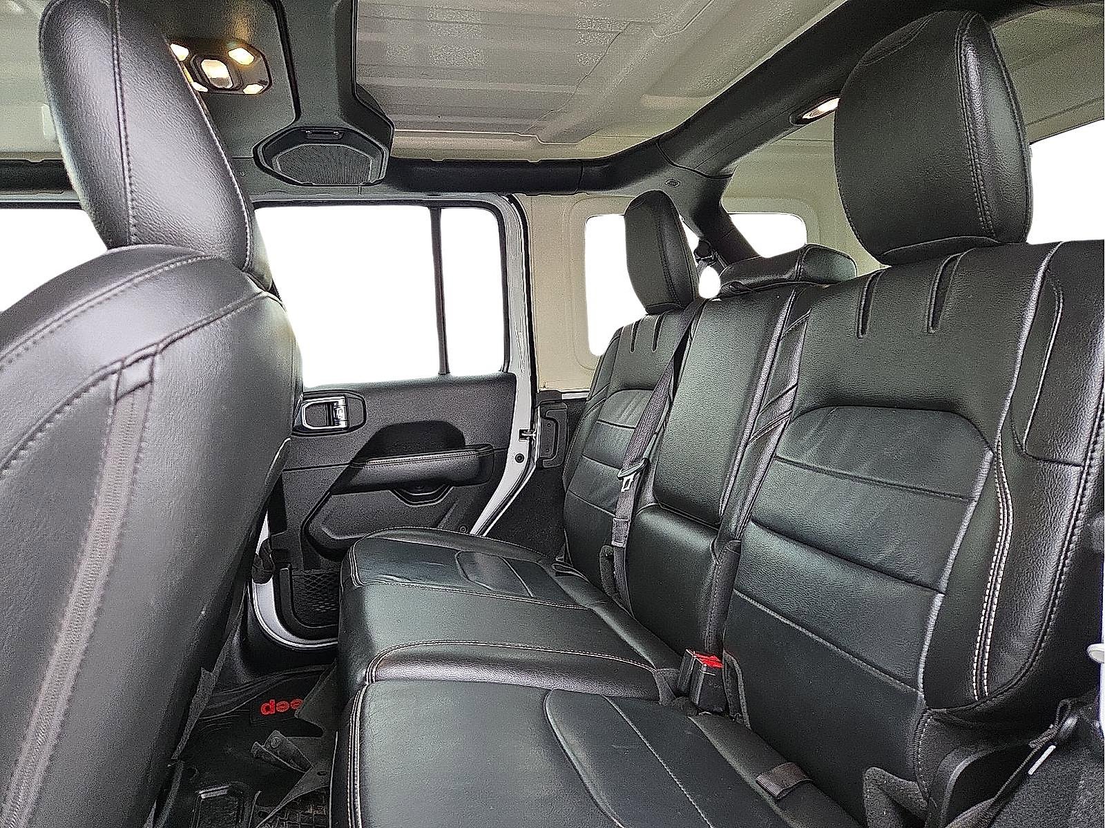 Used 2022 Jeep Wrangler Unlimited Sahara w/ Cold Weather Group image 10