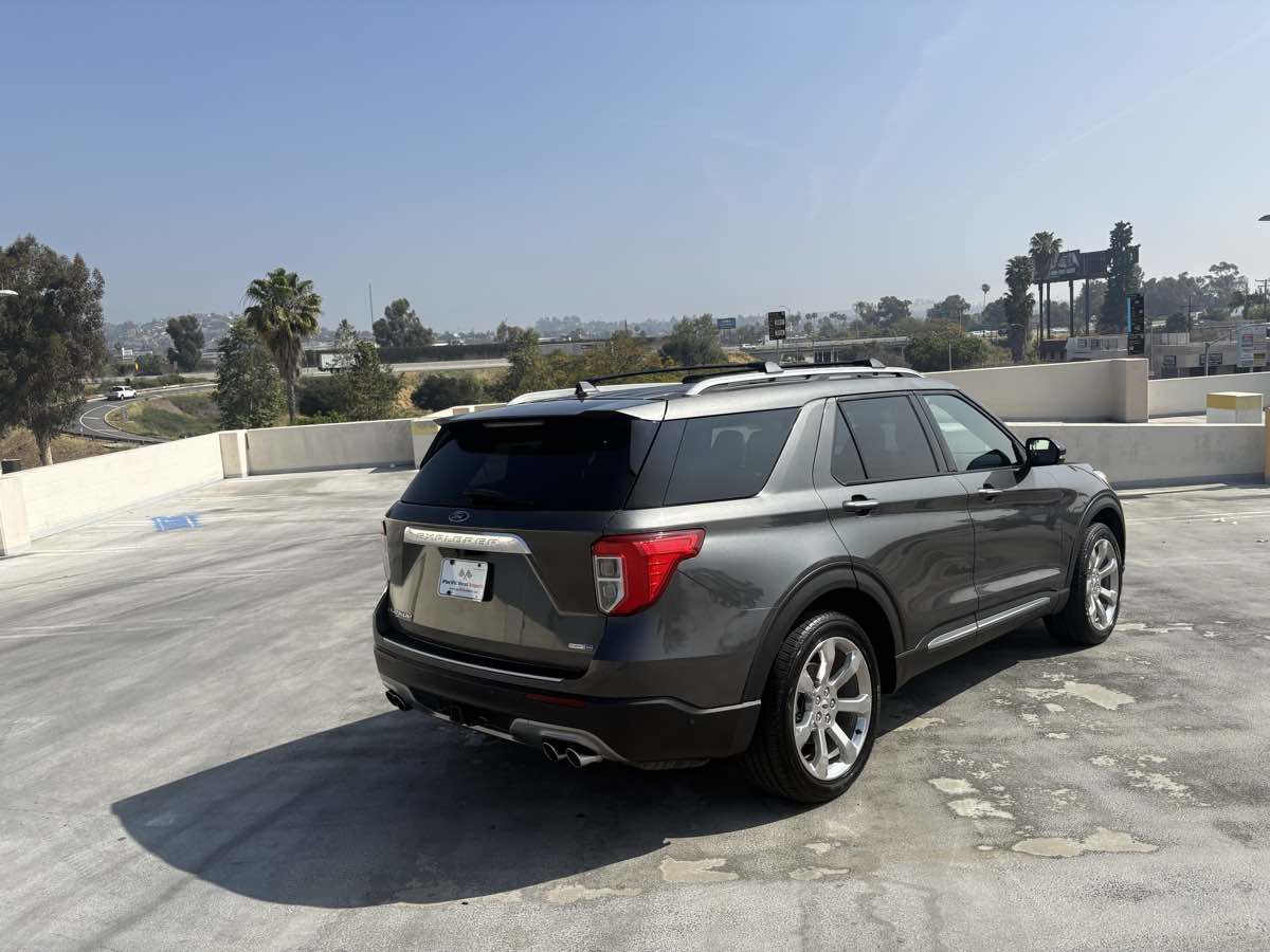 Used 2020 Ford Explorer Platinum w/ Premium Technology Package image 37