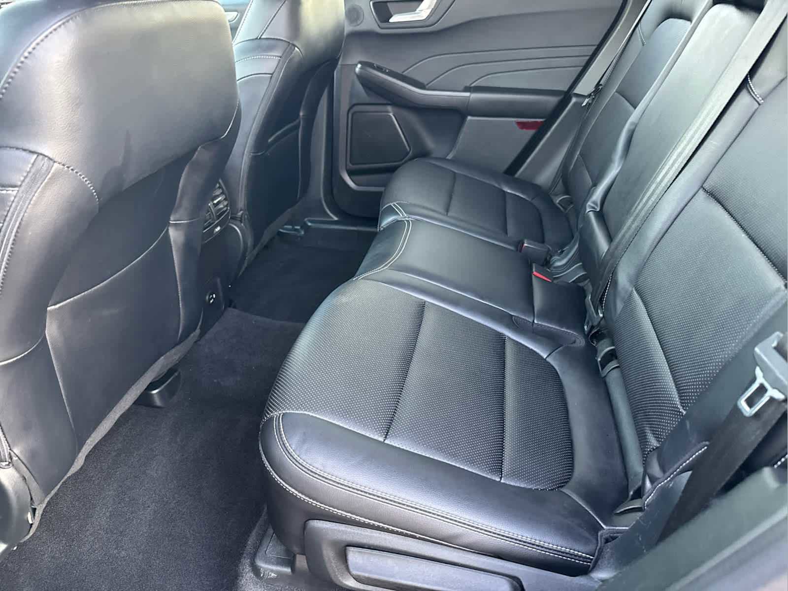 Used 2021 Ford Escape Titanium image 10