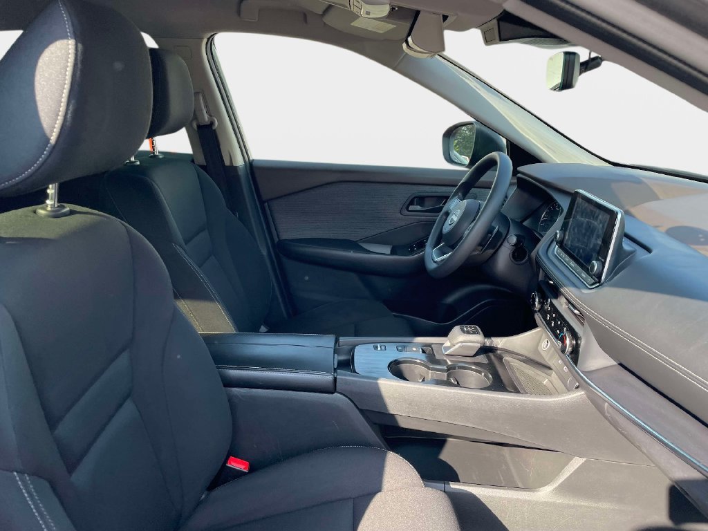 Used 2023 Nissan Rogue S FWD image 10