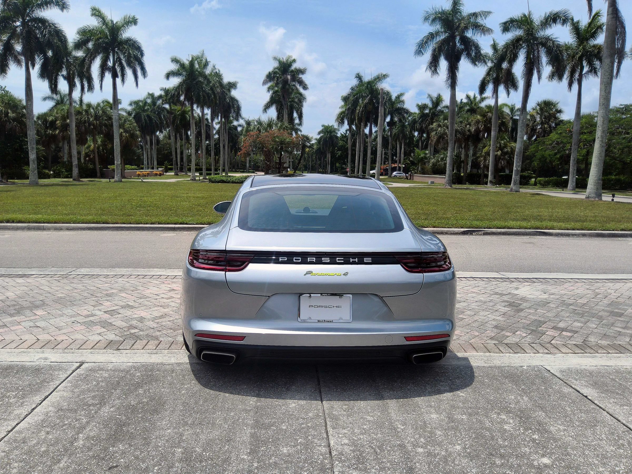 Used 2018 Porsche Panamera 4 AWD/4WD image 18