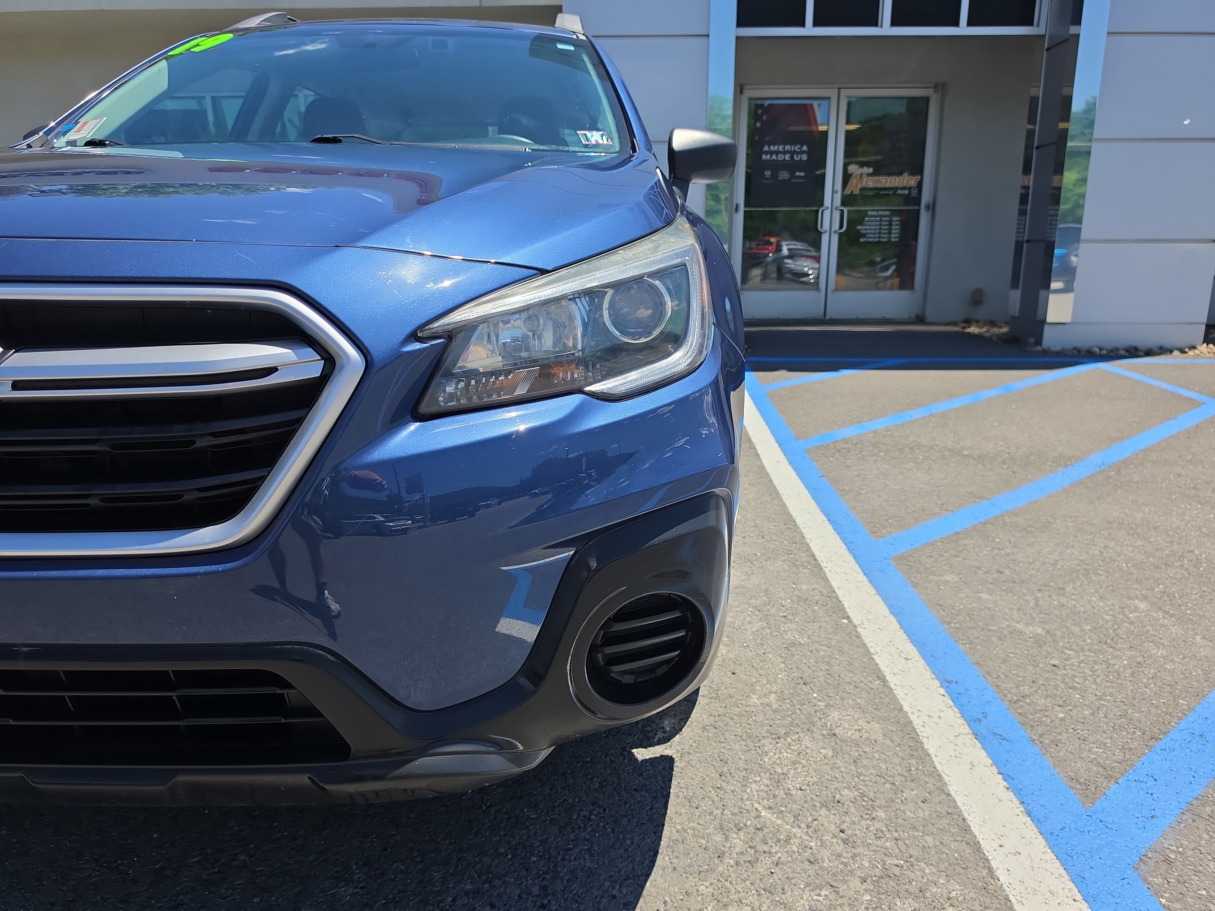 Used 2019 Subaru Outback 2.5i AWD/4WD image 10
