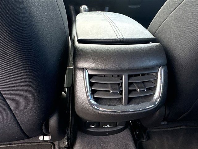 Used 2017 Chevrolet Malibu LT image 20