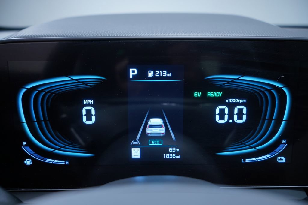 Used 2025 Kia Niro SX Touring image 22