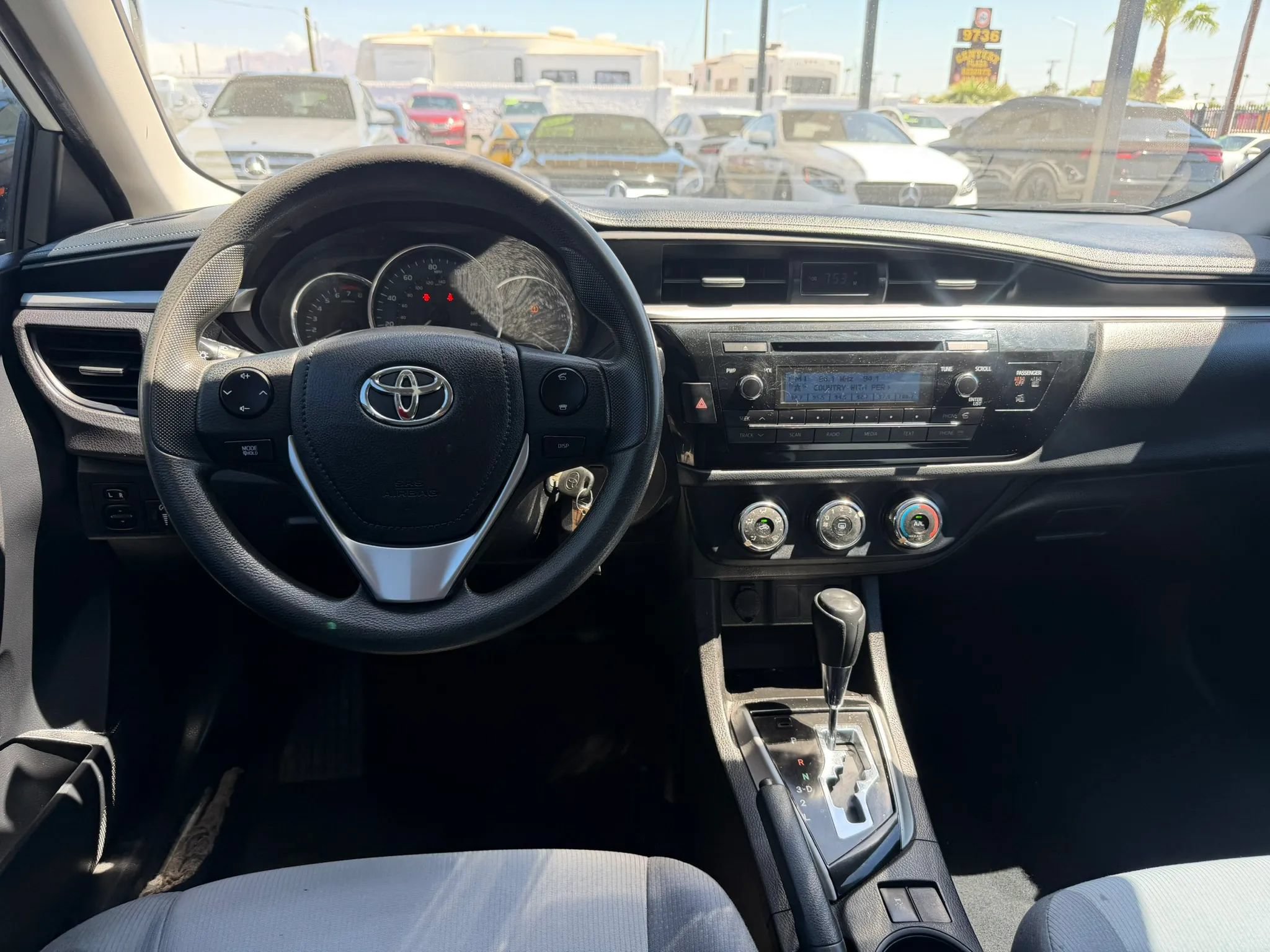 Used 2015 Toyota Corolla L FWD image 17
