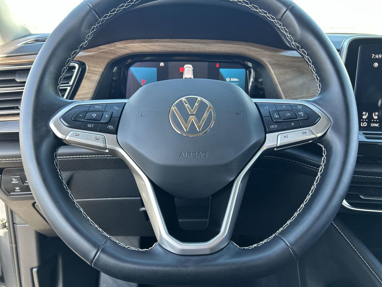 Used 2024 Volkswagen Atlas SE AWD/4WD image 19
