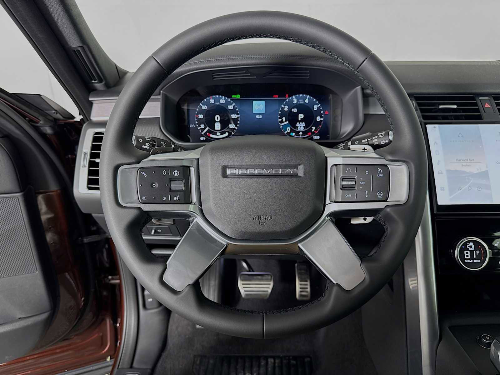 New 2026 Land Rover Discovery Limited Edition image 11