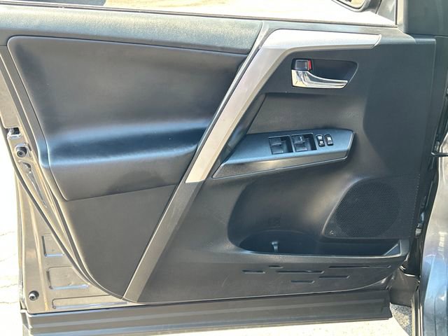 Used 2018 Toyota RAV4 XLE w/ Convenience Package AWD/4WD image 11