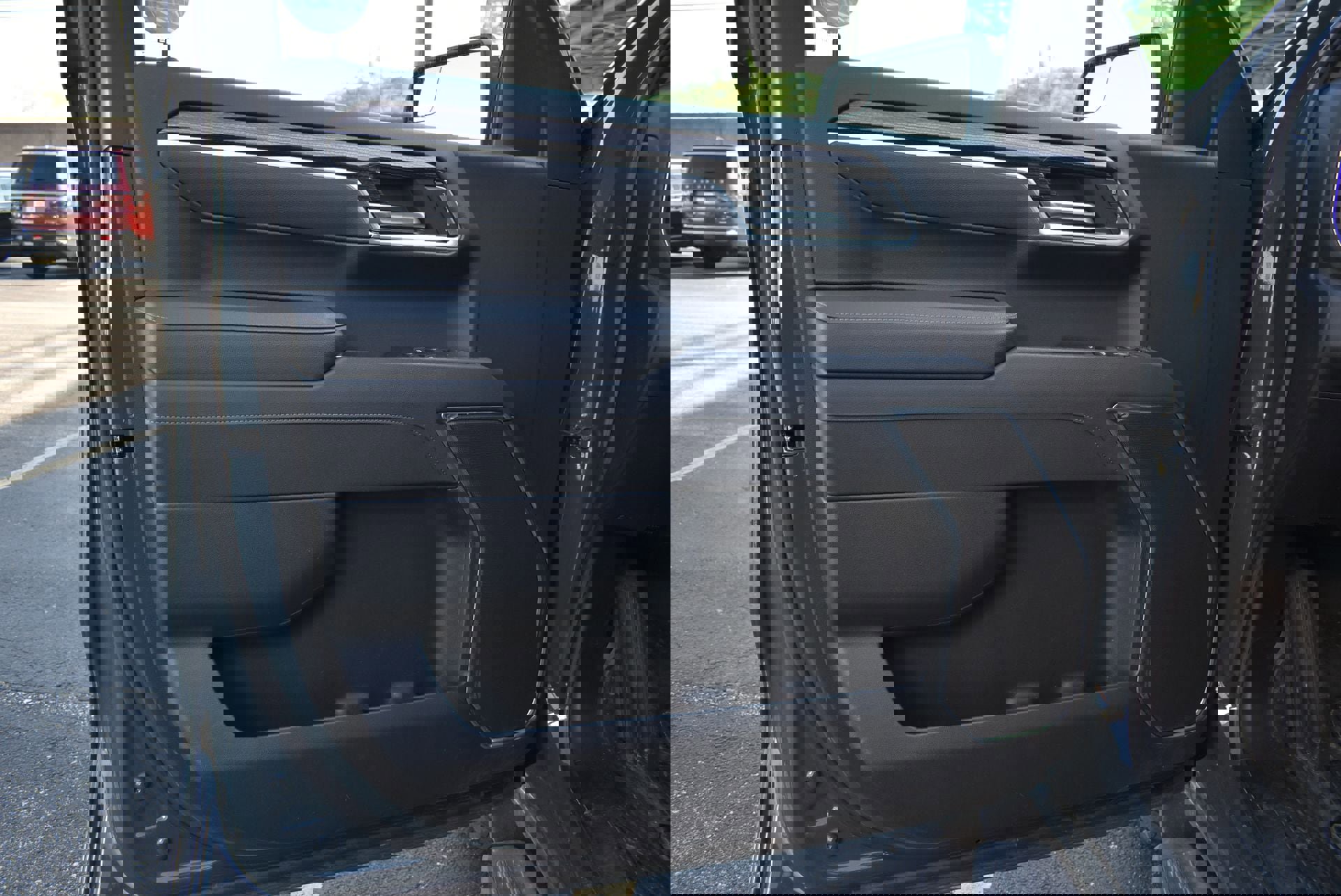 Used 2025 Chevrolet Silverado 1500 LT w/ Protection Package AWD/4WD image 12