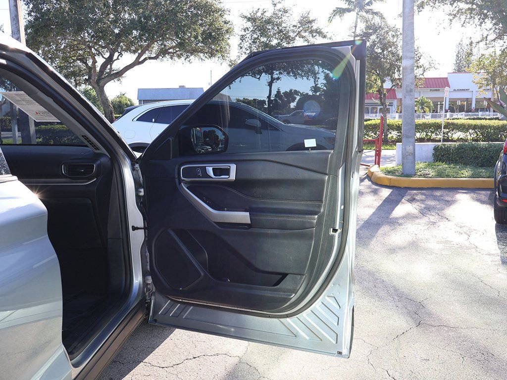 Used 2023 Ford Explorer XLT w/ Equipment Group 202A RWD image 22