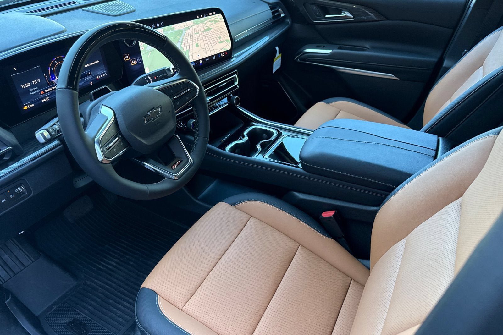 New 2027 Chevrolet Traverse Z71 w/ Enhanced Driving Package AWD/4WD image 7