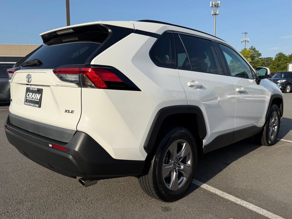 Used 2022 Toyota RAV4 XLE FWD image 7