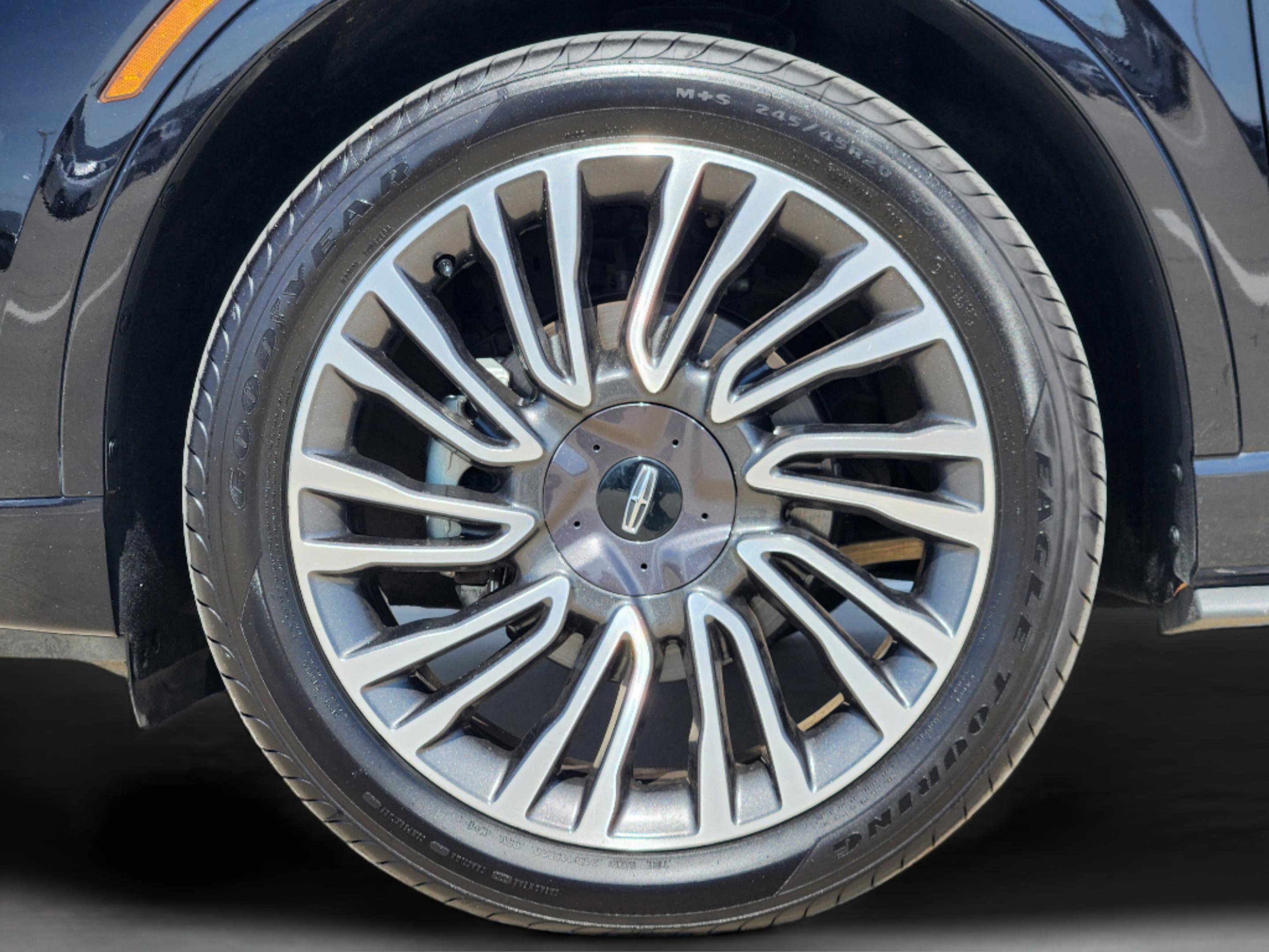 Used 2022 Lincoln Corsair AWD w/ Premium Package image 11