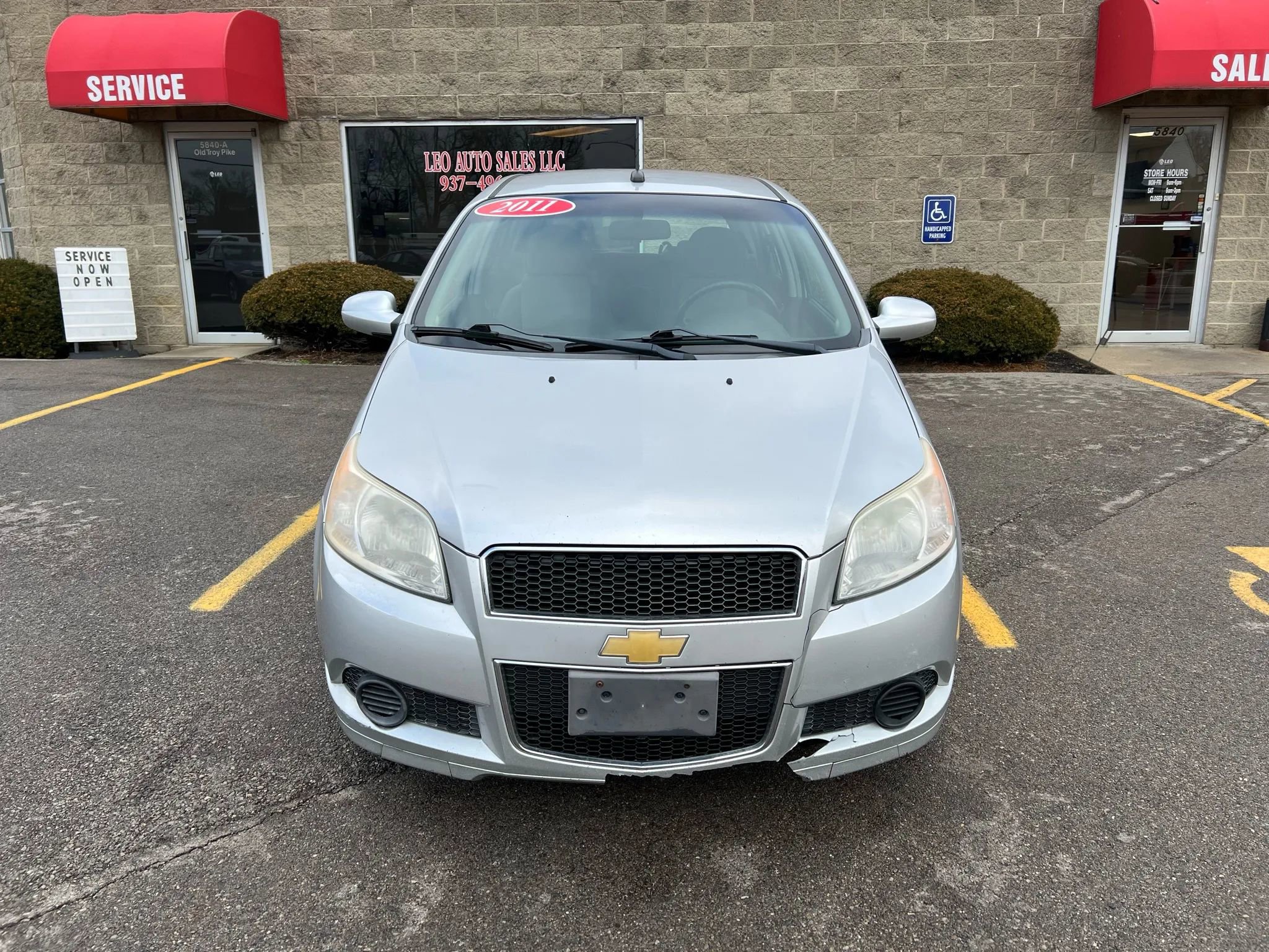 Used 2011 Chevrolet Aveo5 LT w/ Power and Convenience Package image 2