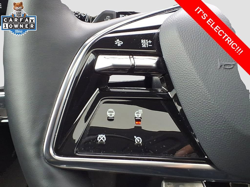 Used 2025 Cadillac Optiq Sport 1 image 21