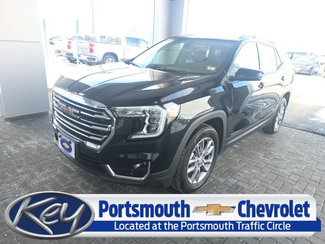 Used 2023 GMC Terrain SLT image 1
