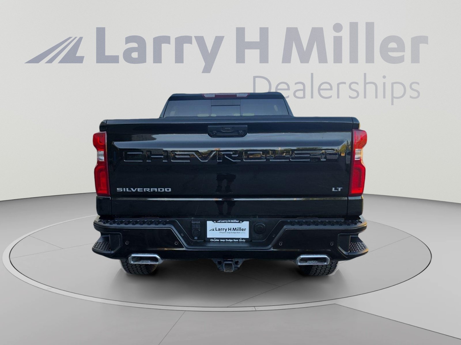 Used 2024 Chevrolet Silverado 1500 LT Trail Boss w/ LT Trail Boss Premium Package AWD/4WD image 4