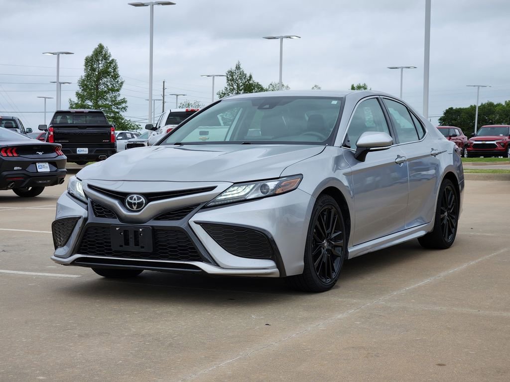 Used 2024 Toyota Camry XSE FWD image 3