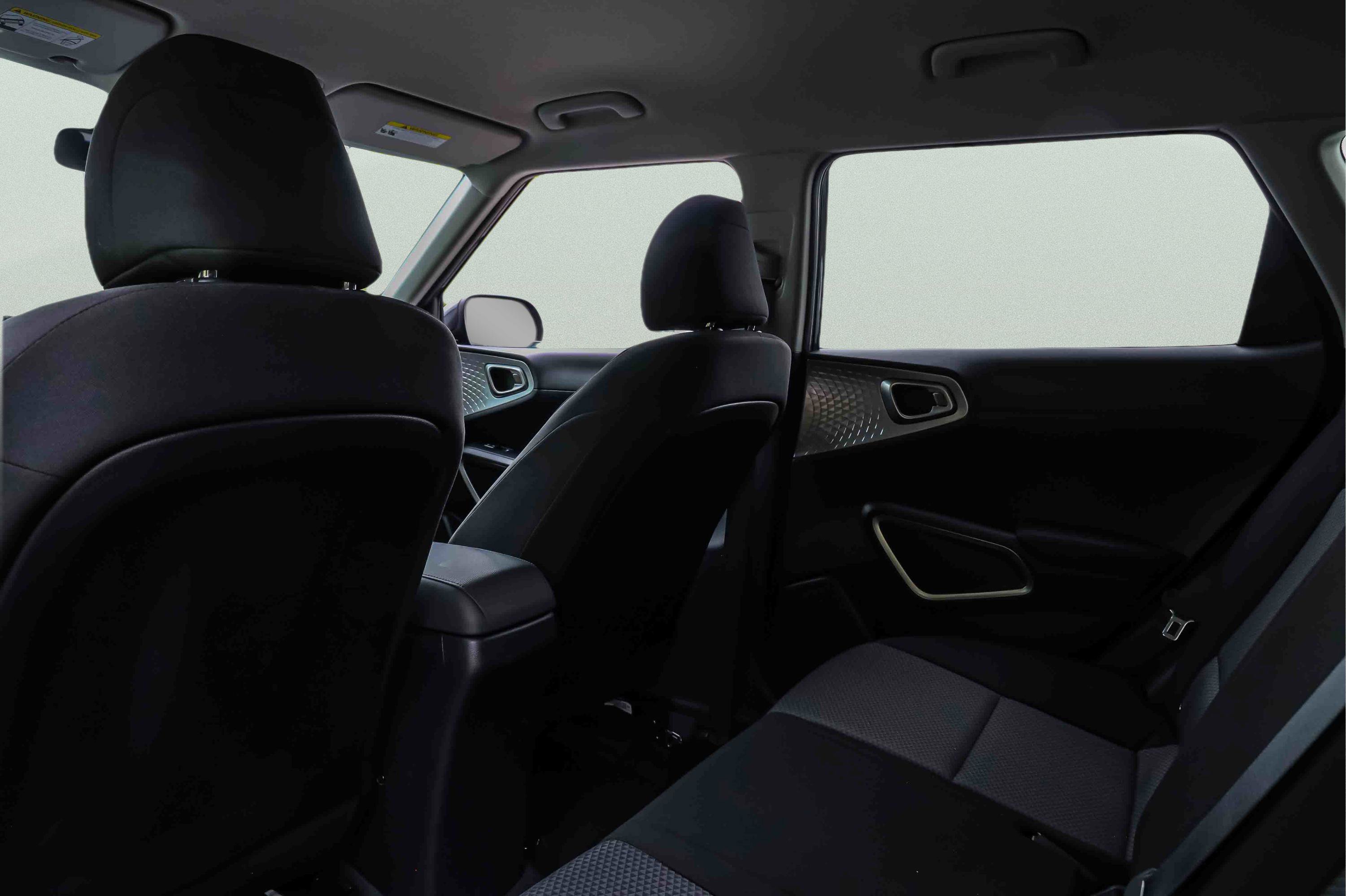Certified 2025 Kia Soul LX w/ LX Technology Package FWD image 22