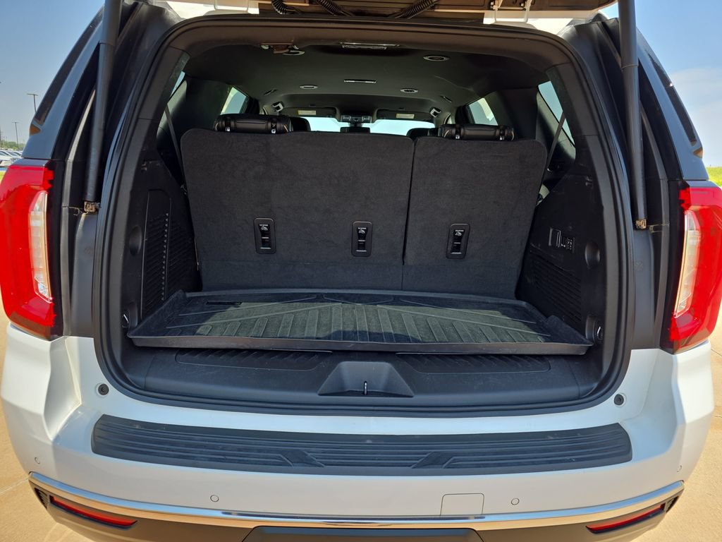 Used 2022 GMC Yukon SLT w/ SLT Luxury Package AWD/4WD image 13