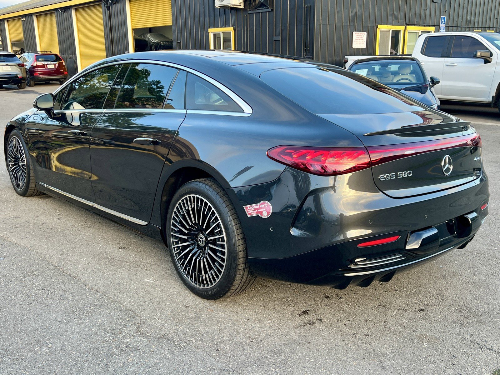 Used 2022 Mercedes-Benz EQS 580 4MATIC Sedan image 7