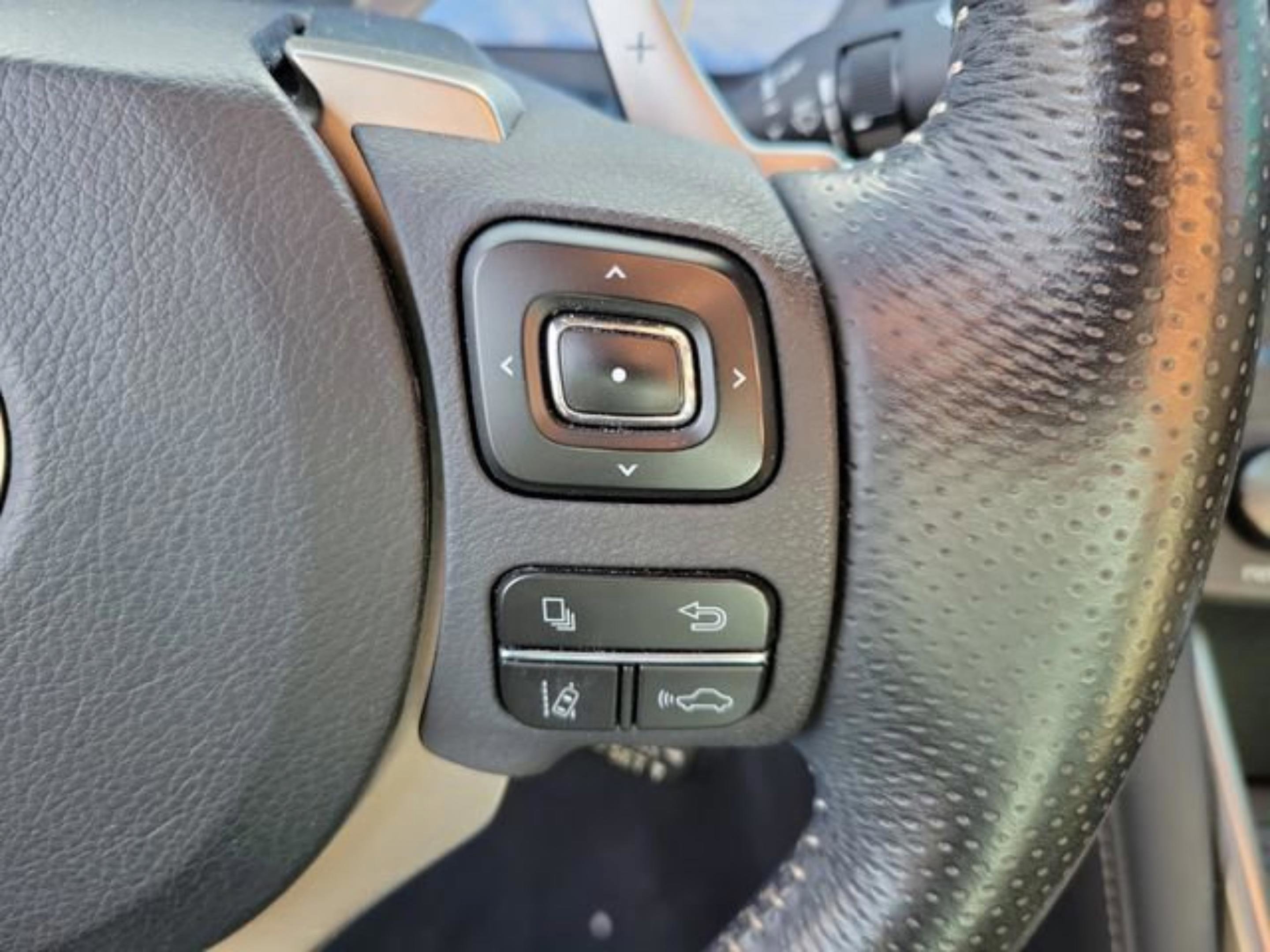 Used 2020 Lexus IS 350 F Sport w/ F Sport Package RWD image 21
